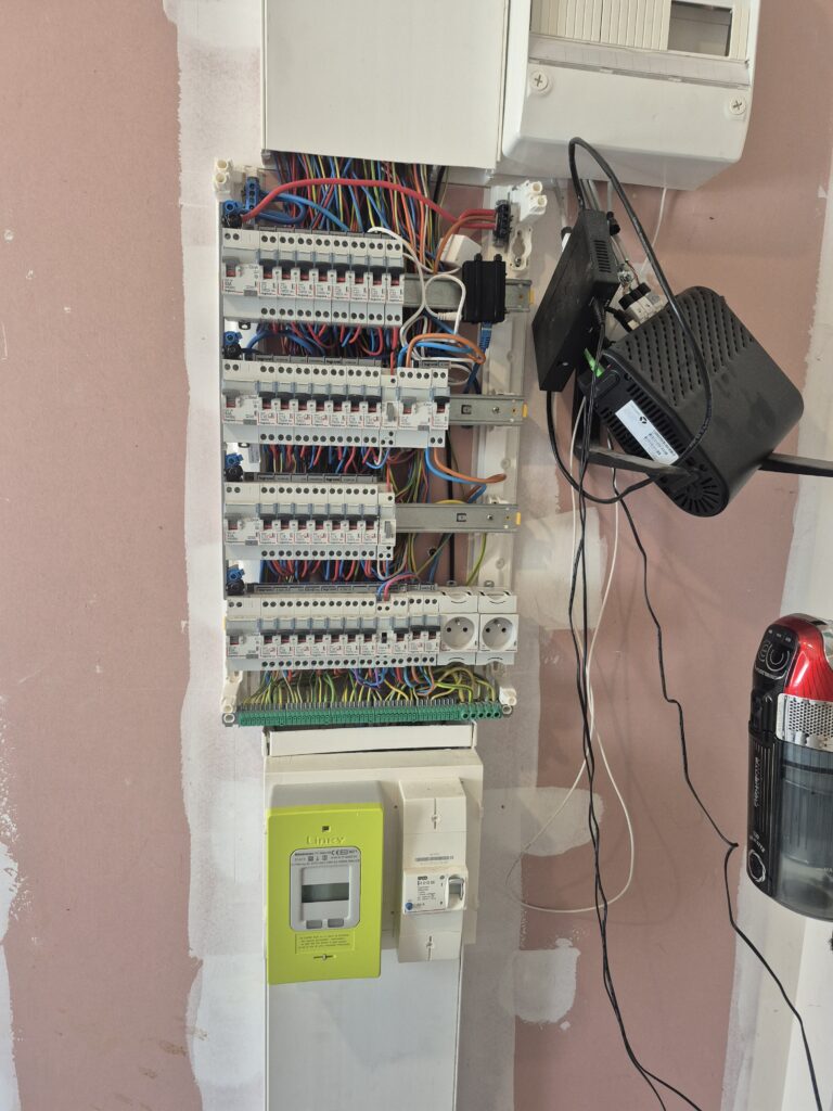 Borne V2C Trydan 7,4 kW à Morcourt