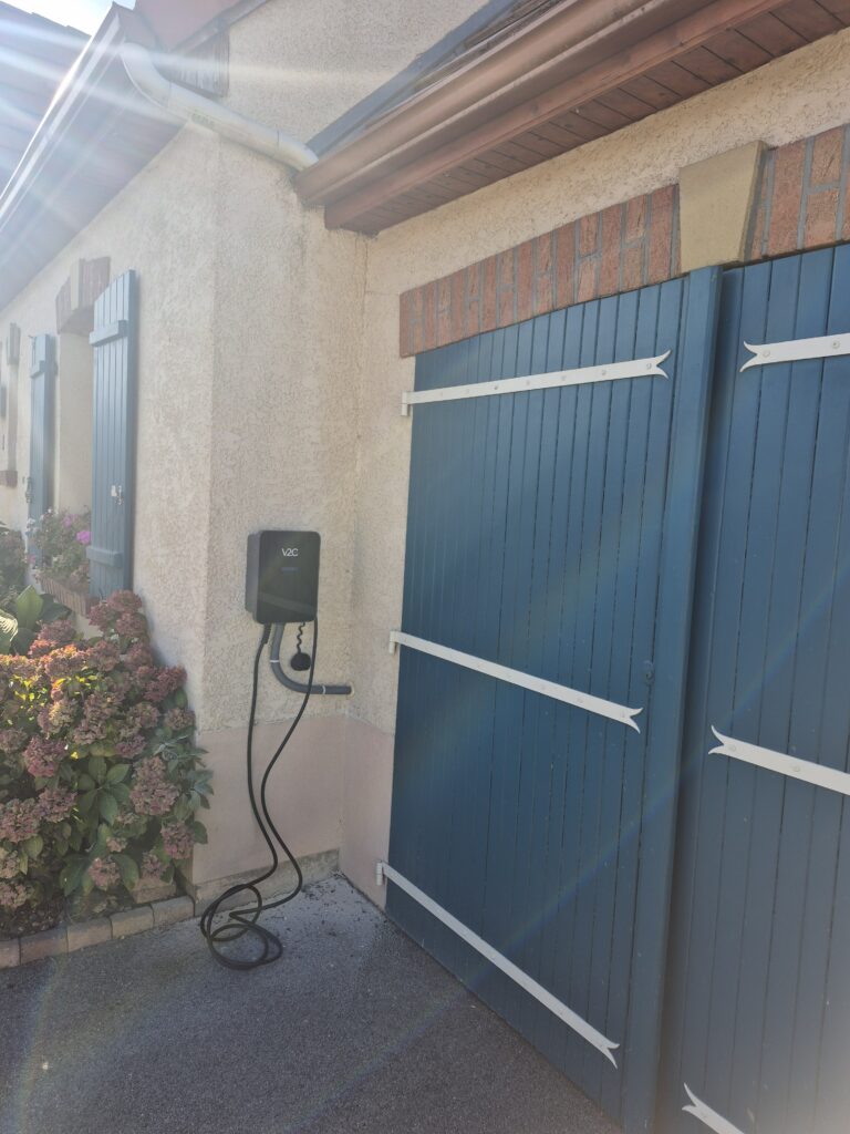 Borne V2C Trydan 7 kW à Roye (80)