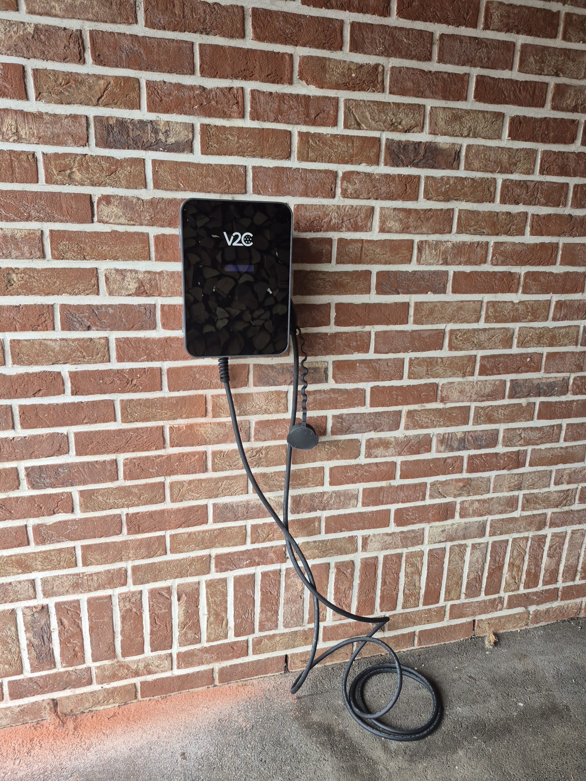 Installation d'une borne de recharge V2C Trydan 7,4 kW pour Tesla à Arleux 59