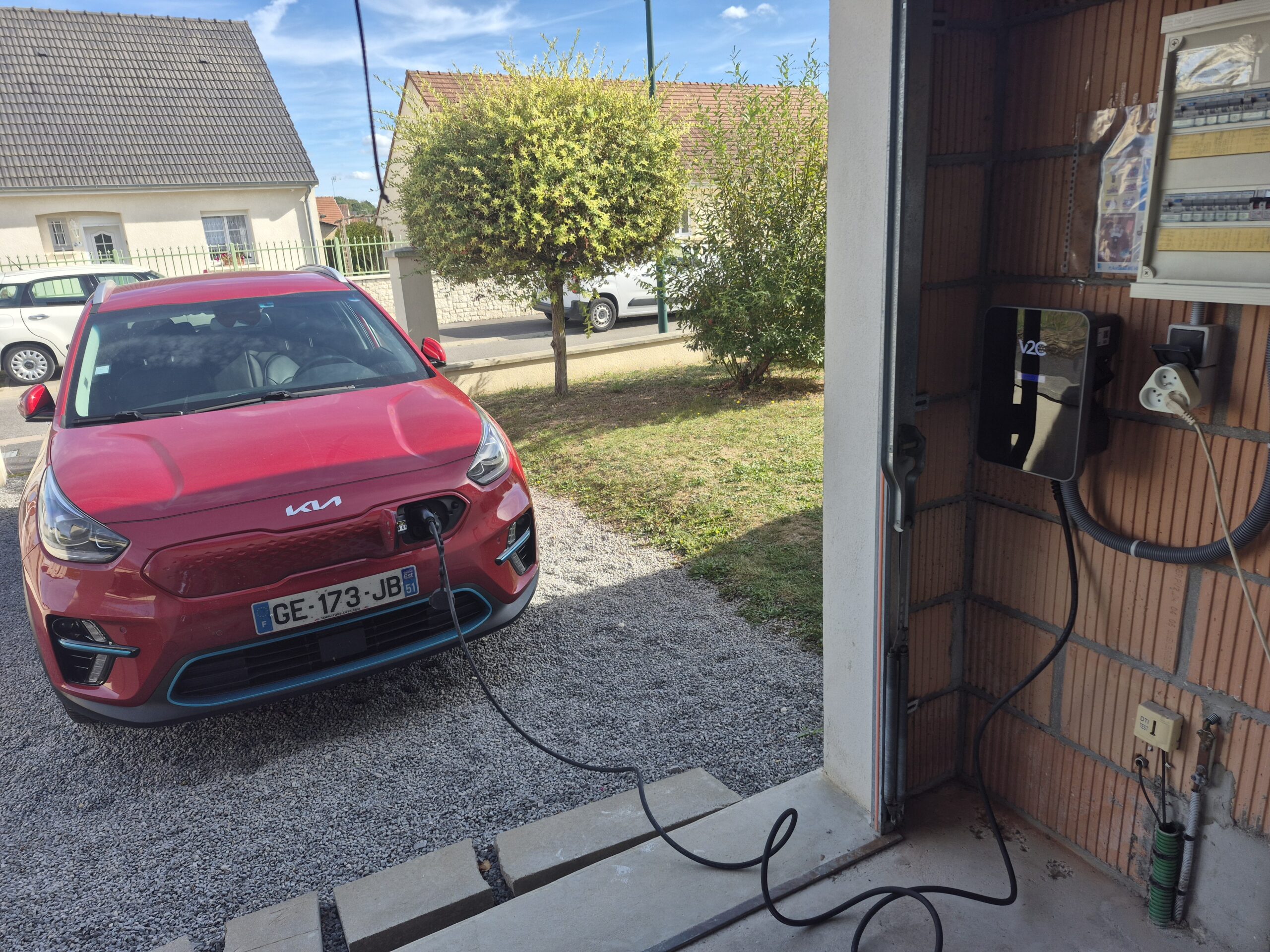 Installation d'une borne V2C 7 kW avec délestage dynamique à Albert dans la Somme